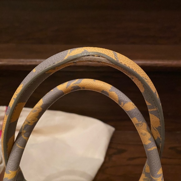 Tory Burch yellow and gray floral dome satchel - Picture 3 of 7